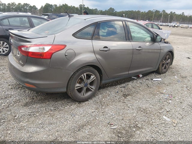 Ford FOCUS SE 2014 1FADP3F2XEL275071 Image 4