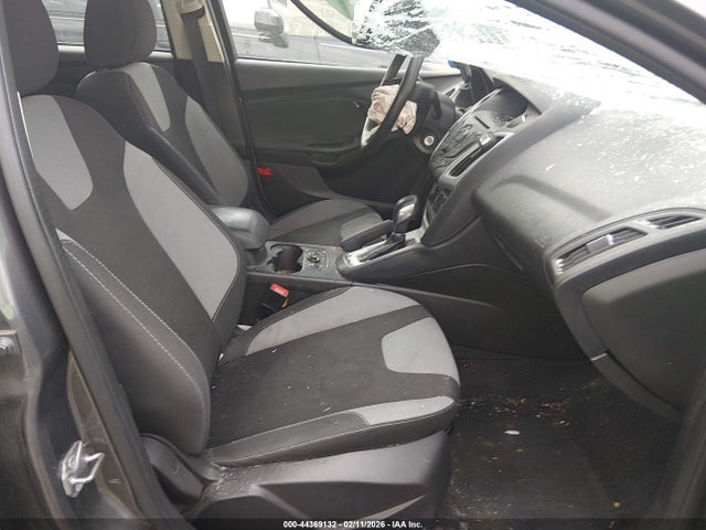 Ford FOCUS SE 2014 1FADP3F2XEL275071 Image 5