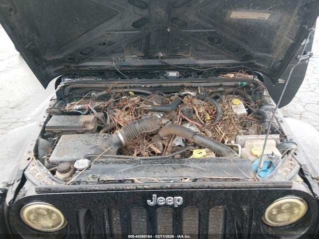 44369164 :رقم المزاد ، 1J4HA5H15BL615861 vin ، 2011 Jeep Wrangler Unlimited Sahara مزاد بيع