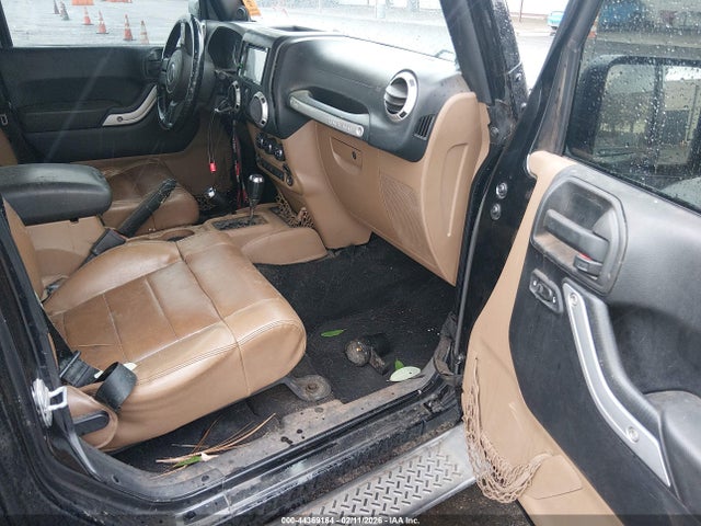 44369164 :رقم المزاد ، 1J4HA5H15BL615861 vin ، 2011 Jeep Wrangler Unlimited Sahara مزاد بيع