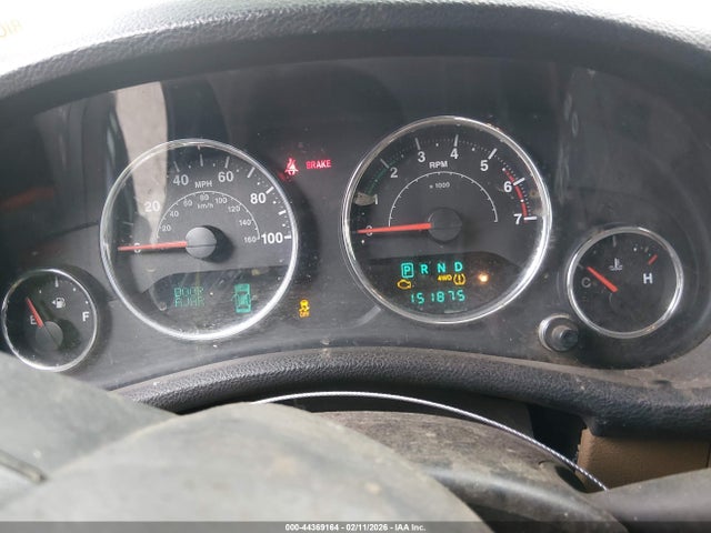 44369164 :رقم المزاد ، 1J4HA5H15BL615861 vin ، 2011 Jeep Wrangler Unlimited Sahara مزاد بيع