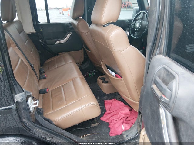 44369164 :رقم المزاد ، 1J4HA5H15BL615861 vin ، 2011 Jeep Wrangler Unlimited Sahara مزاد بيع