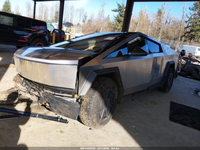 44369195 :رقم المزاد ، 7G2CEHED7SA075849 vin ، 2025 Tesla Cybertruck All-wheel Drive مزاد بيع