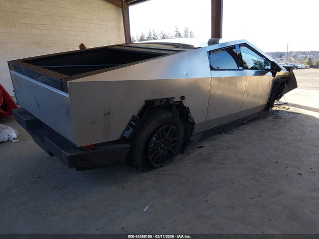 44369195 :رقم المزاد ، 7G2CEHED7SA075849 vin ، 2025 Tesla Cybertruck All-wheel Drive مزاد بيع