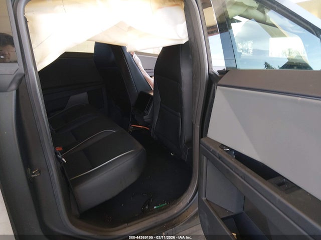 44369195 :رقم المزاد ، 7G2CEHED7SA075849 vin ، 2025 Tesla Cybertruck All-wheel Drive مزاد بيع