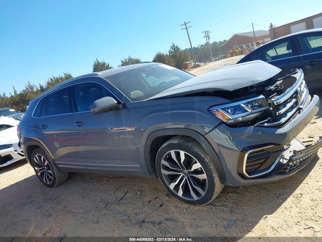 44369202 :رقم المزاد ، 1V2FE2CA0NC216284 vin ، 2022 Volkswagen Atlas Cross Sport 3.6l V6 Sel Premium R-line مزاد بيع