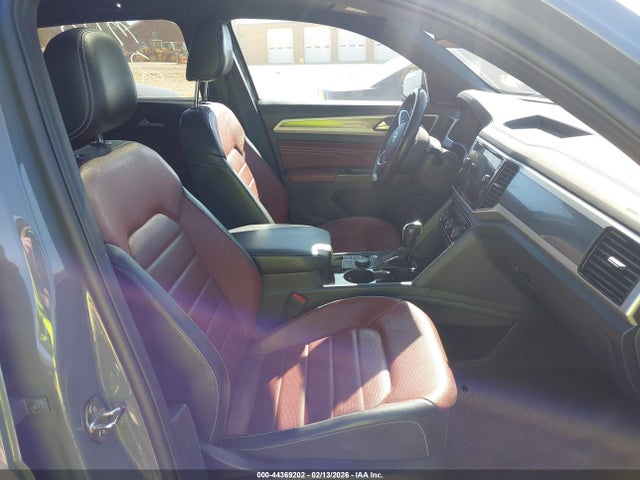 44369202 :رقم المزاد ، 1V2FE2CA0NC216284 vin ، 2022 Volkswagen Atlas Cross Sport 3.6l V6 Sel Premium R-line مزاد بيع