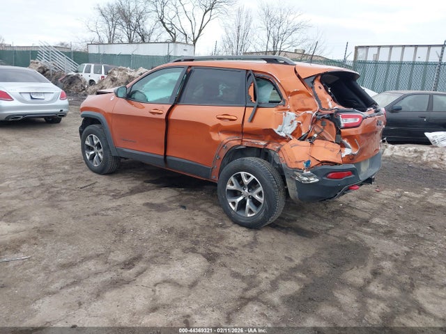 1C4PJMBS3FW757031 Jeep Cherokee Trailhawk