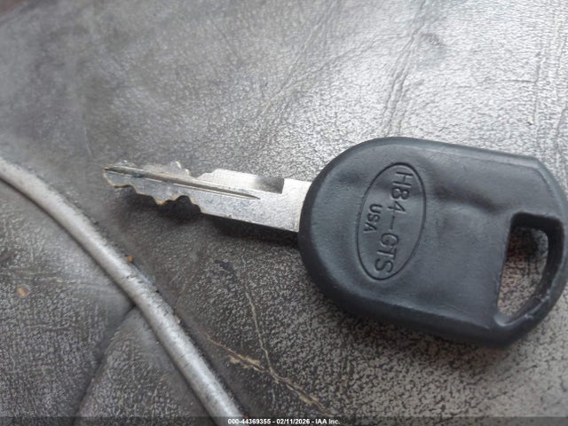 2005 MERCURY GRAND MARQUIS 2MEFM75W85X645619 Photo 10