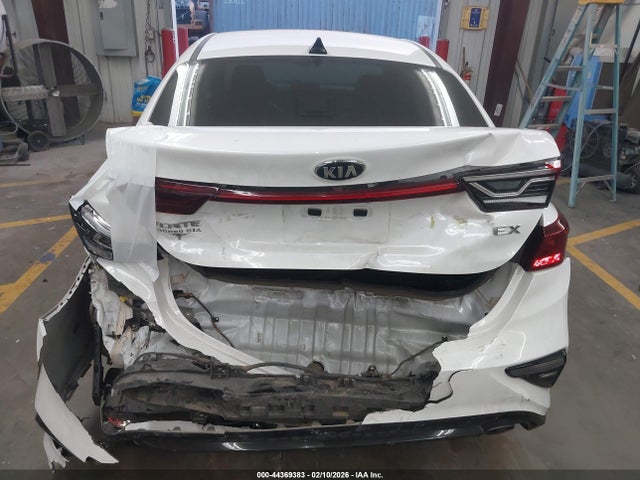 3KPF54AD2ME388222 KIA FORTE EX