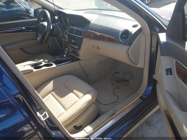 44369439 :رقم المزاد ، WDDGF8BBXCR239426 vin ، 2012 Mercedes-benz C 300 Sport 4matic مزاد بيع