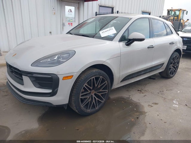 2024 PORSCHE MACAN WP1AA2A50RLB00584 Photo 1