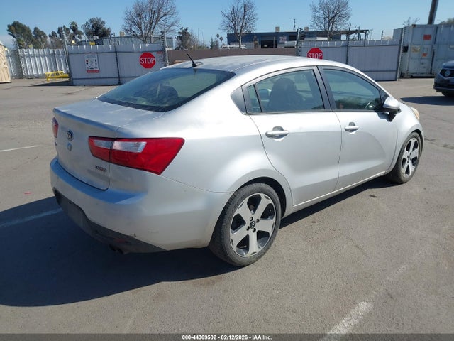 KIA Rio Sx 2014 KNADN4A3XE6360560 Image 4