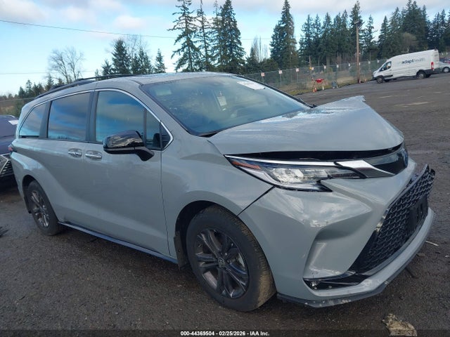 5TDDSKFC5RS135008 Toyota Sienna Xse