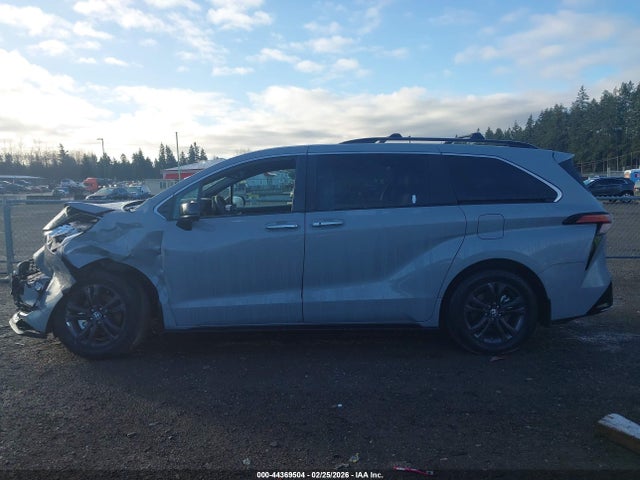 5TDDSKFC5RS135008 Toyota Sienna Xse