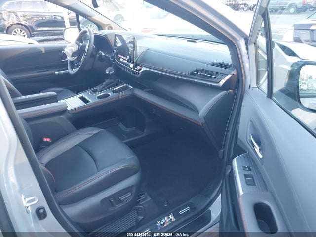 5TDDSKFC5RS135008 Toyota Sienna Xse