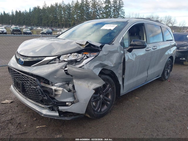 5TDDSKFC5RS135008 Toyota Sienna Xse