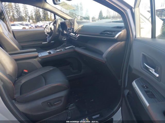 5TDDSKFC5RS135008 Toyota Sienna Xse