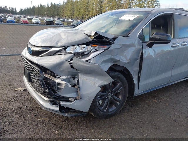 5TDDSKFC5RS135008 Toyota Sienna Xse