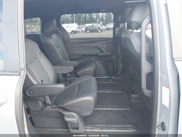 5TDDSKFC5RS135008 Toyota Sienna Xse