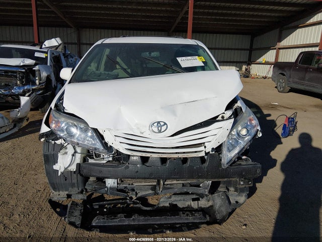 5TDJK3DC4FS119535 Toyota Sienna Le 7 Passenger