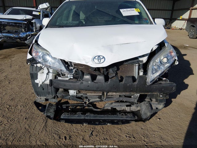 5TDJK3DC4FS119535 Toyota Sienna Le 7 Passenger
