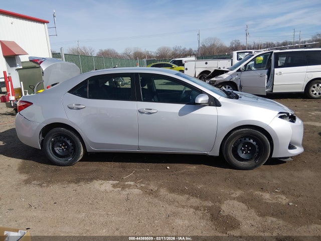 2T1BURHE4KC236600 Toyota COROLLA LE