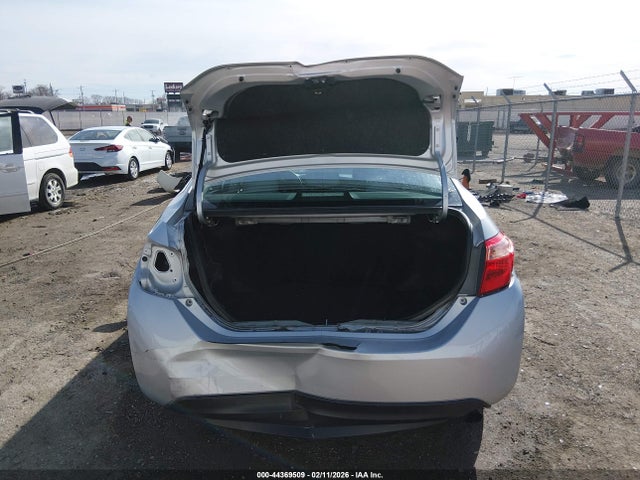 2T1BURHE4KC236600 Toyota COROLLA LE