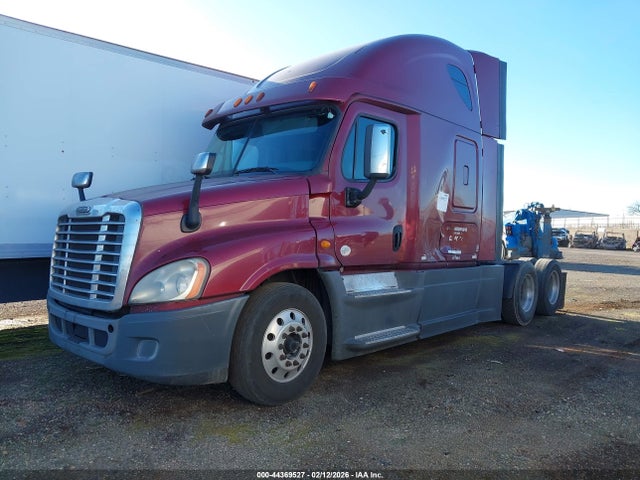 Freightliner Cascadia 125 2014 3AKJGLDR7ESFD3989 Image 2