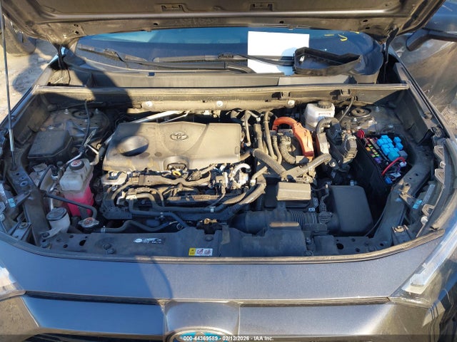 44369589 :رقم المزاد ، 4T3RWRFV8NU057983 vin ، 2022 Toyota Rav4 Hybrid Xle مزاد بيع