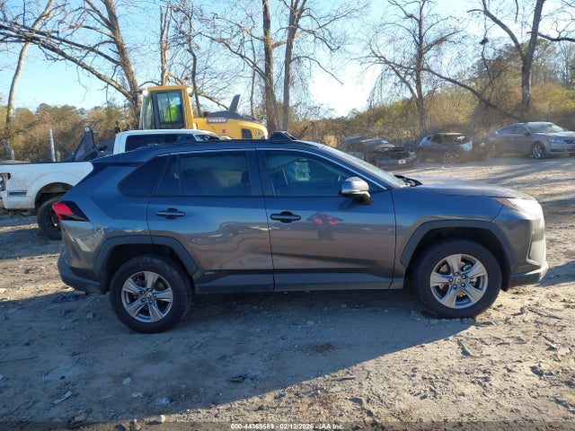 44369589 :رقم المزاد ، 4T3RWRFV8NU057983 vin ، 2022 Toyota Rav4 Hybrid Xle مزاد بيع