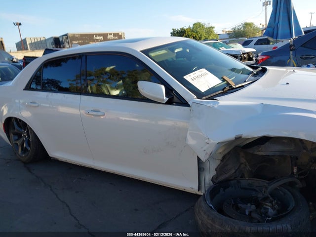 2022 Chrysler 300 S მანქანა იყიდება აუქციონზე, vin: 2C3CCABG1NH187051, აუქციონის ნომერი: 44369604