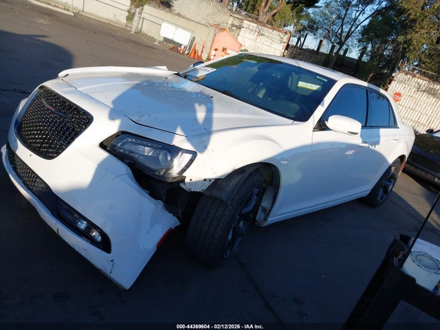 2022 Chrysler 300 S მანქანა იყიდება აუქციონზე, vin: 2C3CCABG1NH187051, აუქციონის ნომერი: 44369604