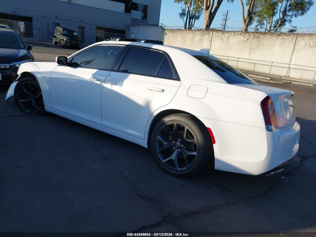 2022 Chrysler 300 S მანქანა იყიდება აუქციონზე, vin: 2C3CCABG1NH187051, აუქციონის ნომერი: 44369604