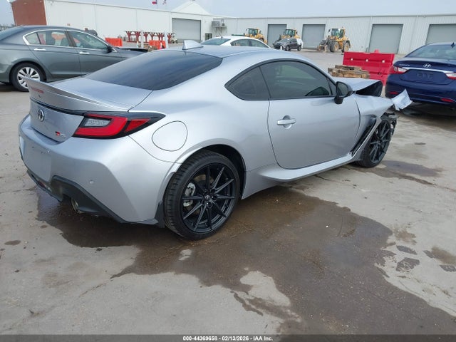 2025 TOYOTA GR86 JF1ZNBE12S8760821 Photo 3