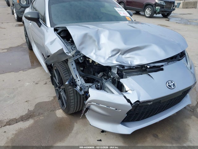 2025 TOYOTA GR86 JF1ZNBE12S8760821 Photo 5