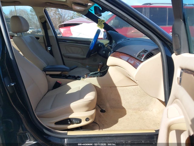 2005 Bmw 325i მანქანა იყიდება აუქციონზე, vin: WBAET37495NJ84949, აუქციონის ნომერი: 44369698