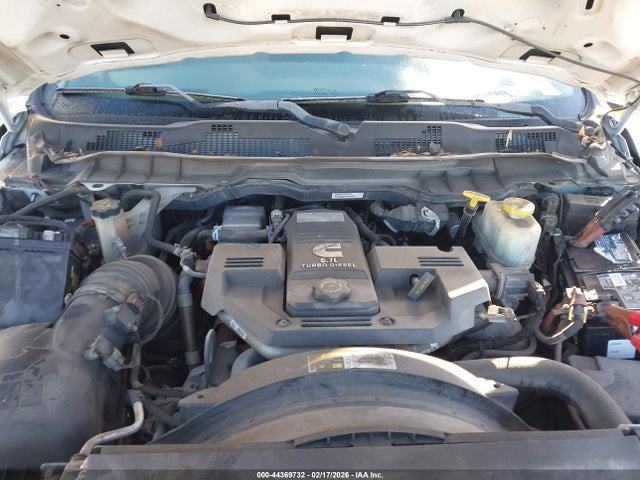 44369732 :رقم المزاد ، 3C7WRNCL4JG179615 vin ، 2018 Ram 5500 Chassis Tradesman/slt مزاد بيع