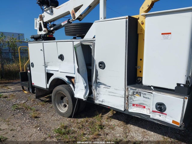 44369732 :رقم المزاد ، 3C7WRNCL4JG179615 vin ، 2018 Ram 5500 Chassis Tradesman/slt مزاد بيع