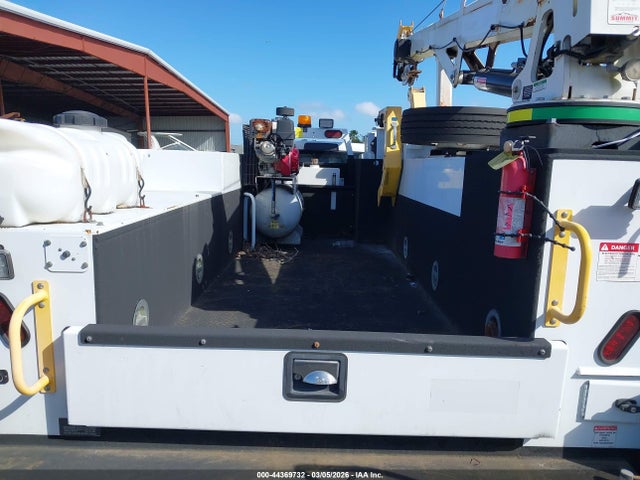 44369732 :رقم المزاد ، 3C7WRNCL4JG179615 vin ، 2018 Ram 5500 Chassis Tradesman/slt مزاد بيع