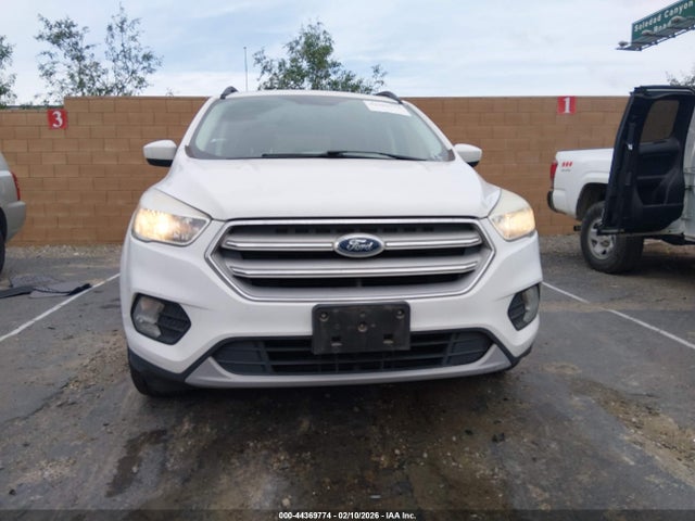 1FMCU0GD8JUA42500 Ford ESCAPE SE