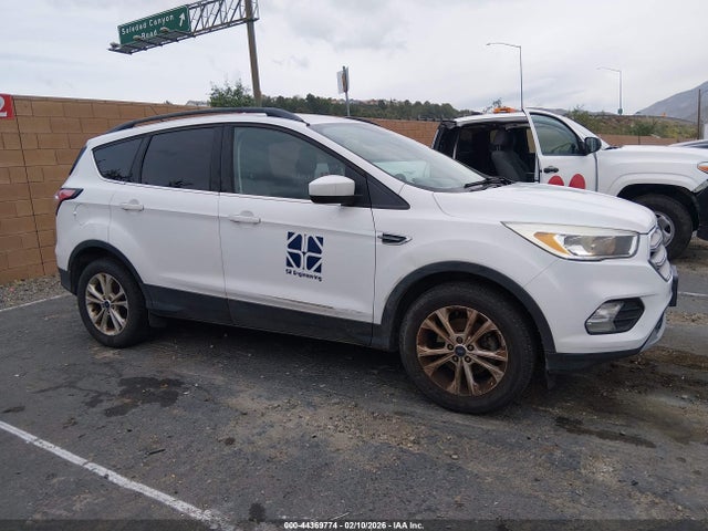 1FMCU0GD8JUA42500 Ford ESCAPE SE