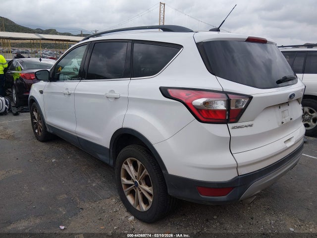 1FMCU0GD8JUA42500 Ford ESCAPE SE
