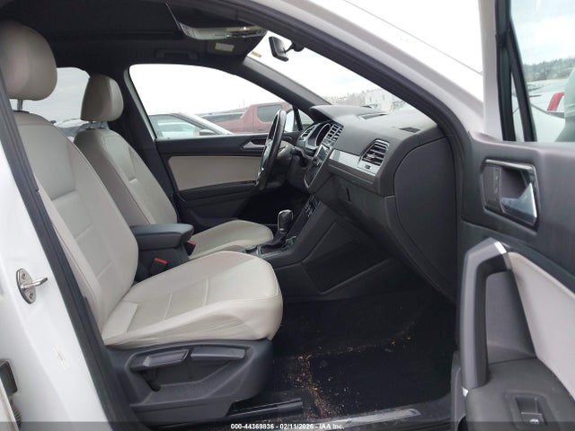 44369836 :رقم المزاد ، 3VV2B7AX8JM162045 vin ، 2018 Volkswagen Tiguan 2.0t Se/2.0t Sel مزاد بيع