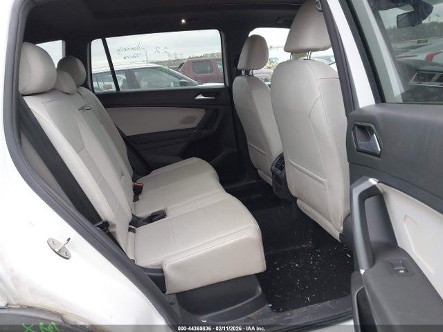 44369836 :رقم المزاد ، 3VV2B7AX8JM162045 vin ، 2018 Volkswagen Tiguan 2.0t Se/2.0t Sel مزاد بيع