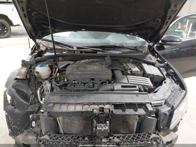 Продажа на аукционе авто 2017 Volkswagen Passat 1.8t S, vin: 1VWAT7A33HC016519, номер лота: 44369837