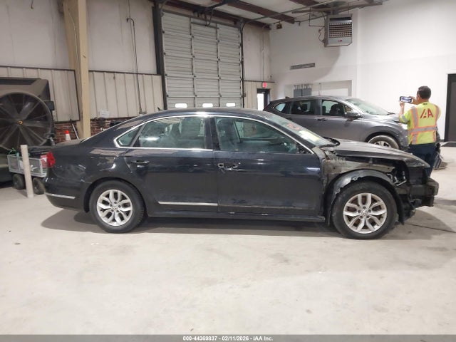 Продажа на аукционе авто 2017 Volkswagen Passat 1.8t S, vin: 1VWAT7A33HC016519, номер лота: 44369837