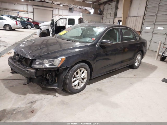 Продажа на аукционе авто 2017 Volkswagen Passat 1.8t S, vin: 1VWAT7A33HC016519, номер лота: 44369837