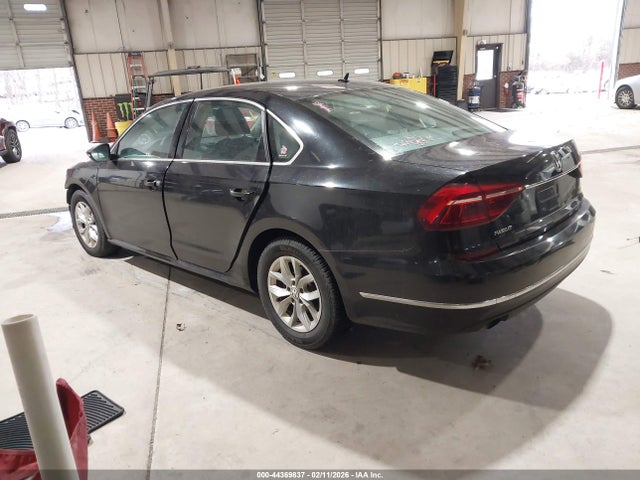 Продажа на аукционе авто 2017 Volkswagen Passat 1.8t S, vin: 1VWAT7A33HC016519, номер лота: 44369837