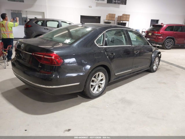 Продажа на аукционе авто 2017 Volkswagen Passat 1.8t S, vin: 1VWAT7A33HC016519, номер лота: 44369837